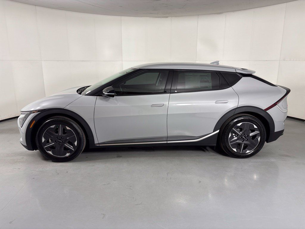 New 2026 Kia EV6 Light RWD image 5