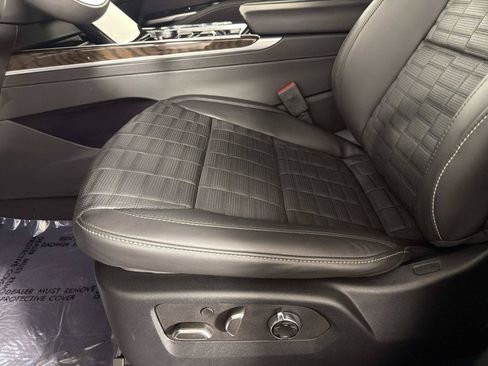 Used 2026 Cadillac Escalade Platinum Sport AWD/4WD image 36