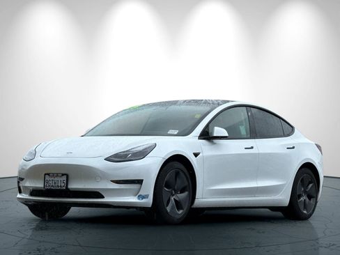 Used 2021 Tesla Model 3 Standard Range Plus image 8