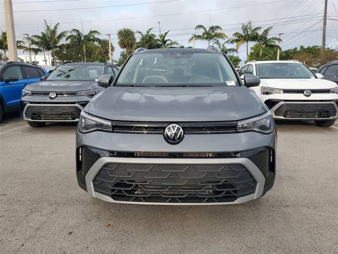 New 2025 Volkswagen Taos SE image 2