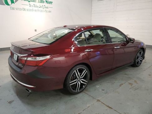 Used 2016 Honda Accord Touring image 6