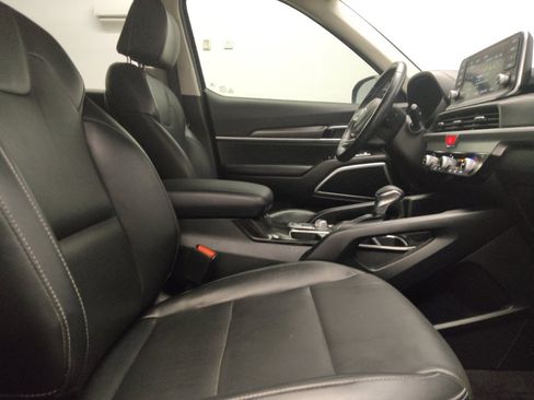 Used 2021 Kia Telluride LX AWD/4WD image 21