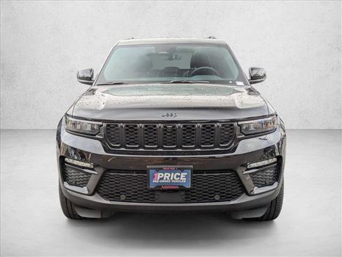 Used 2025 Jeep Grand Cherokee Limited w/ Luxury Tech Group II image 2