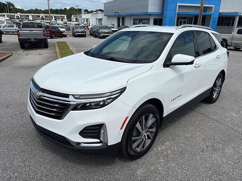 Used 2022 Chevrolet Equinox Premier AWD/4WD image 2