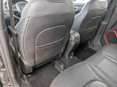 Used 2016 Jeep Renegade Trailhawk w/ Premium Trailhawk Package AWD/4WD image 17
