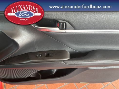 Used 2021 Toyota Camry XSE image 15