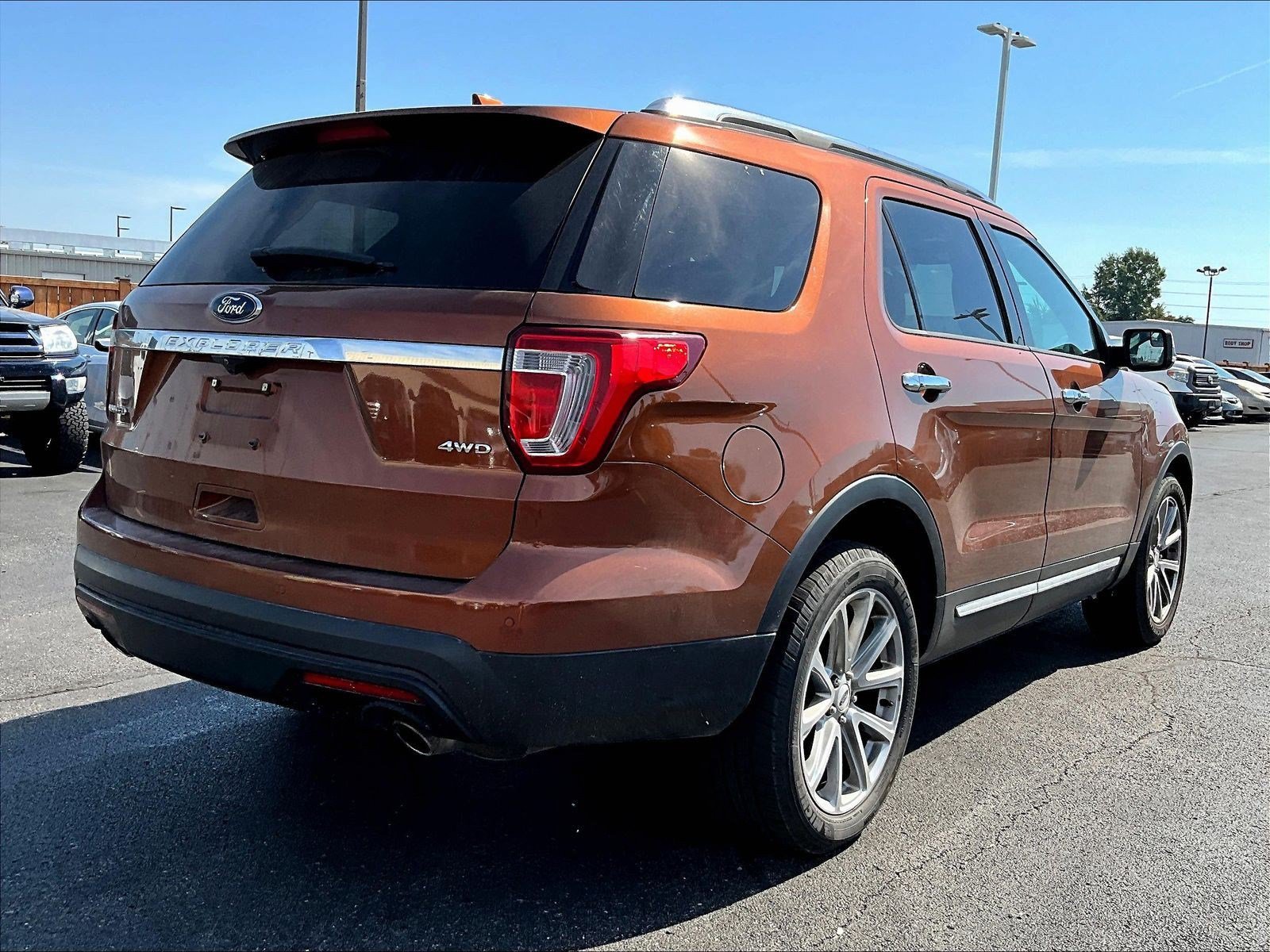 Used 2017 Ford Explorer Limited AWD/4WD image 6