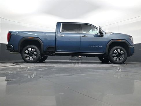 New 2026 GMC Sierra 3500 Denali w/ Denali Reserve Package image 24