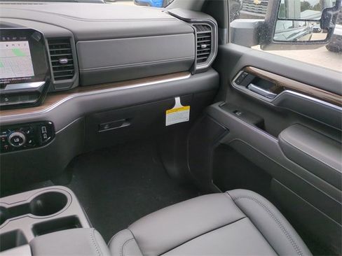 New 2026 Chevrolet Silverado 2500 LT image 17