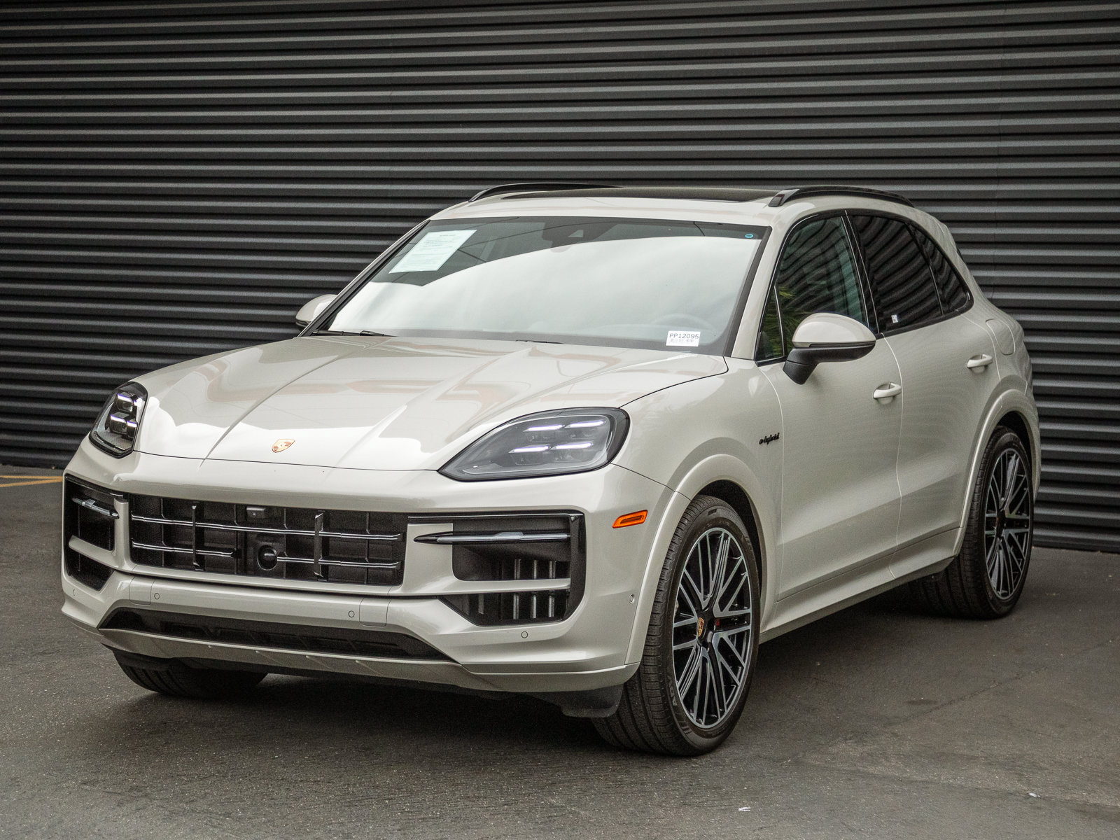 Certified 2026 Porsche Cayenne S AWD/4WD image 1