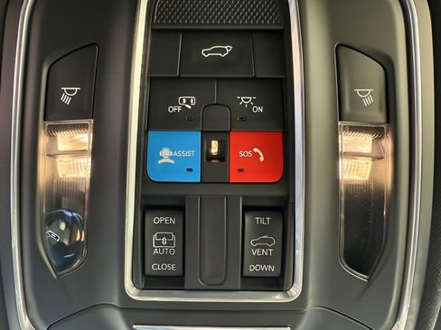 New 2026 Jeep Grand Cherokee Altitude AWD/4WD image 28