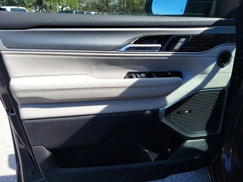 New 2026 Jeep Grand Wagoneer 4WD image 29