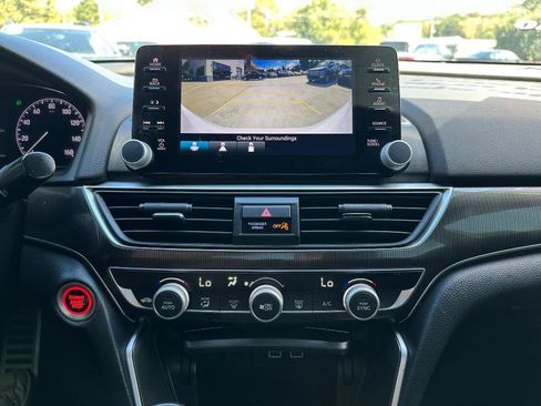 Used 2021 Honda Accord Sport image 7
