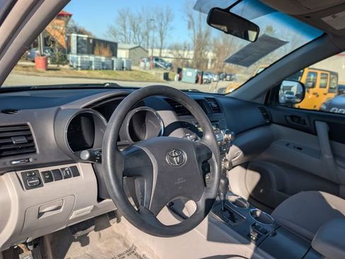 Used 2010 Toyota Highlander 4WD image 8