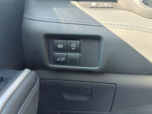 Used 2023 Toyota Highlander XSE AWD/4WD image 25