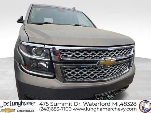 Used 2017 Chevrolet Suburban LT w/ LT Signature Package image 15