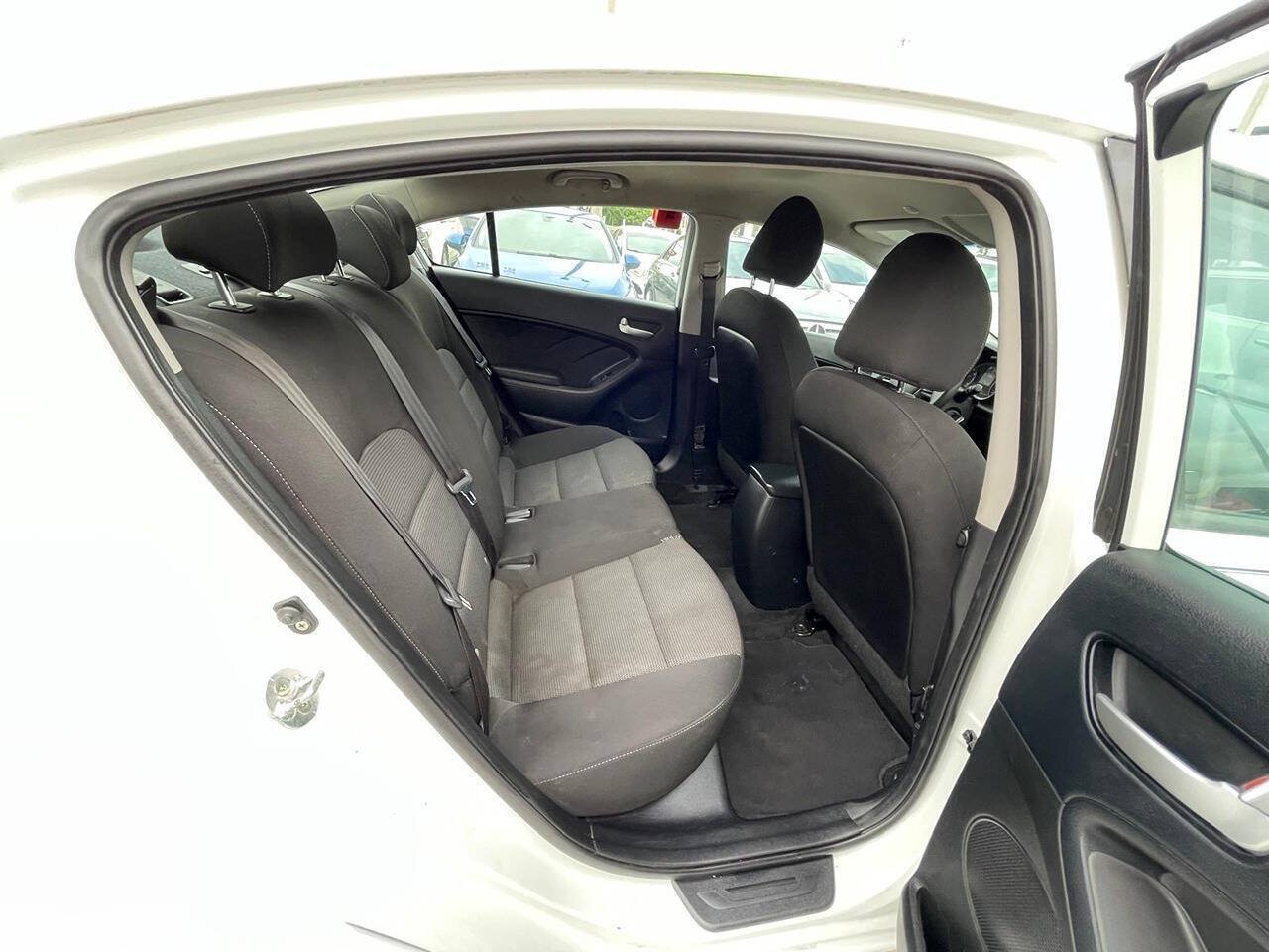 Used 2018 Kia Forte LX FWD image 14
