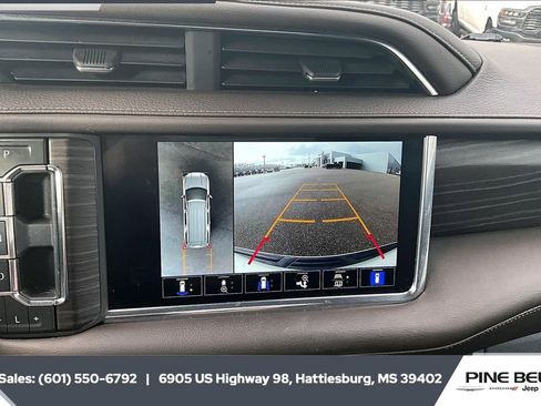 Used 2023 GMC Yukon Denali image 15