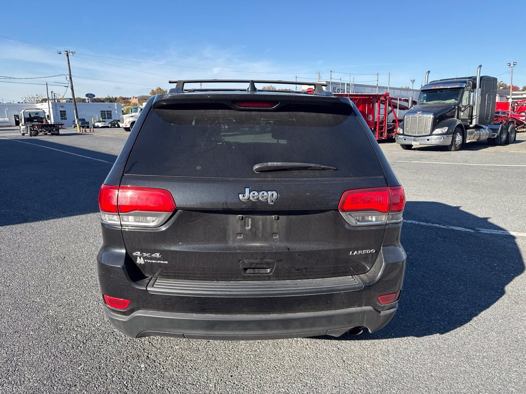 Used 2016 Jeep Grand Cherokee Laredo w/ Quick Order Package 23E AWD/4WD image 4