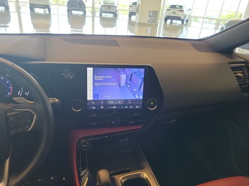 Used 2023 Lexus NX 250 FWD w/ Towing Package (2000 Lbs) image 19
