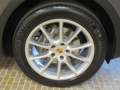 Used 2019 Porsche Cayenne image 10