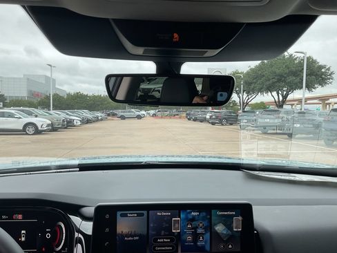 New 2026 Nissan Pathfinder SL FWD image 18