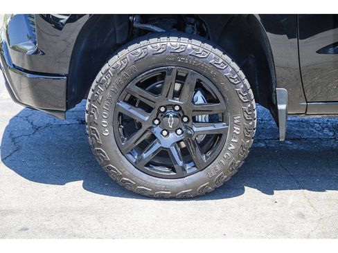 Used 2024 Chevrolet Silverado 1500 LT Trail Boss w/ LT Trail Boss Premium Package AWD/4WD image 9