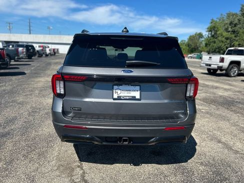 Used 2025 Ford Explorer ST-Line w/ ST-Line Street Pack AWD/4WD image 5