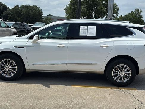 Certified 2024 Buick Enclave Essence AWD/4WD image 4