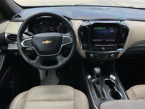 Used 2023 Chevrolet Traverse LT FWD image 11