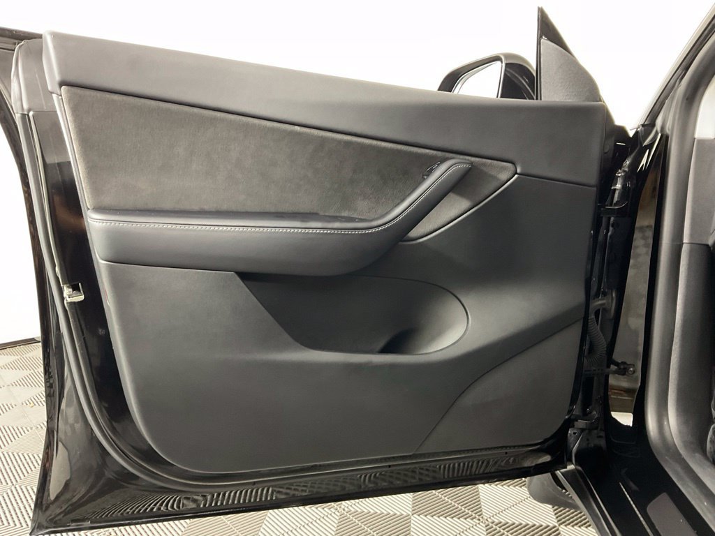 Used 2021 Tesla Model Y Long Range AWD/4WD image 12