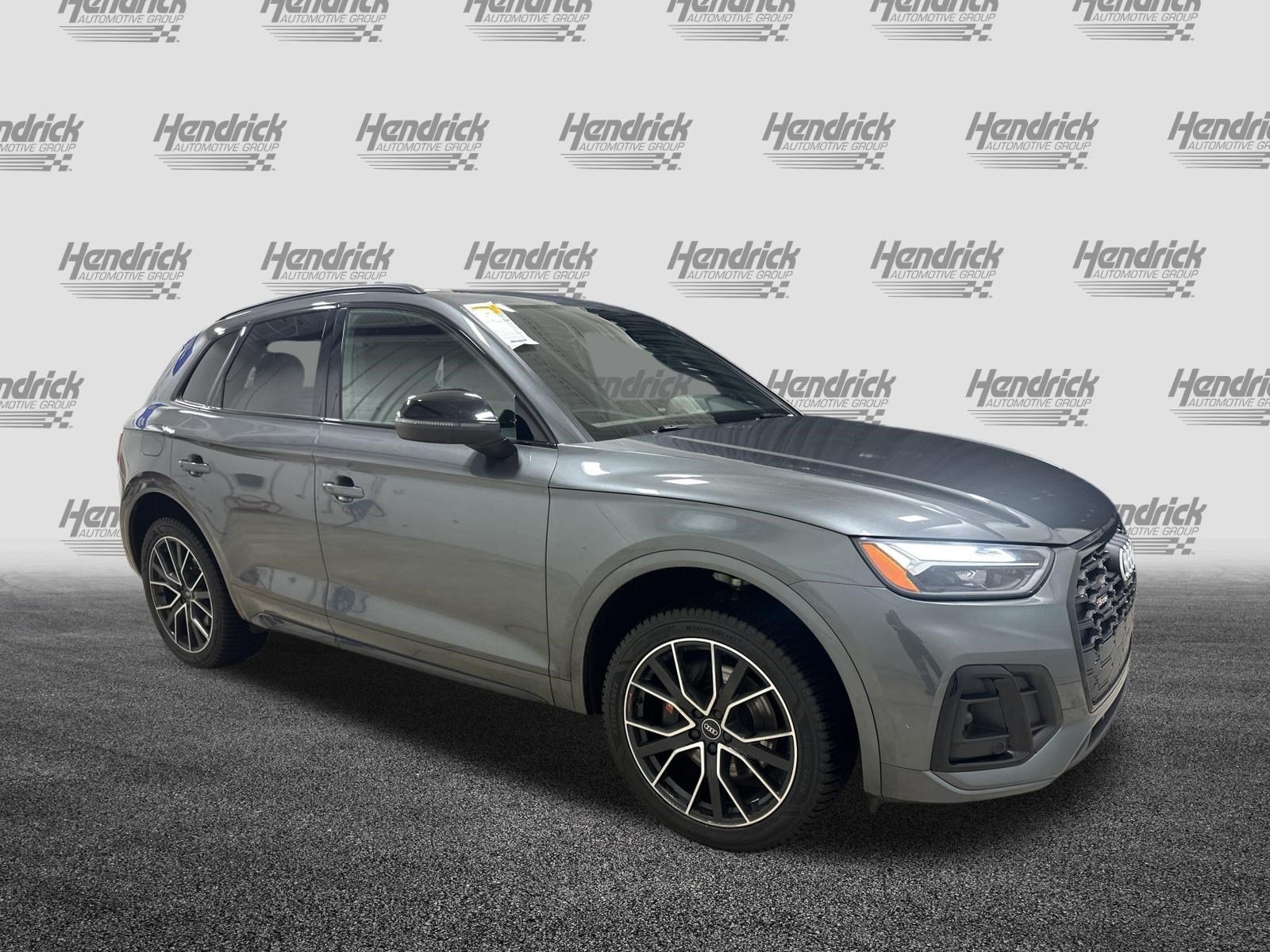 Used 2021 Audi SQ5 Premium Plus w/ Premium Plus Package AWD/4WD image 2