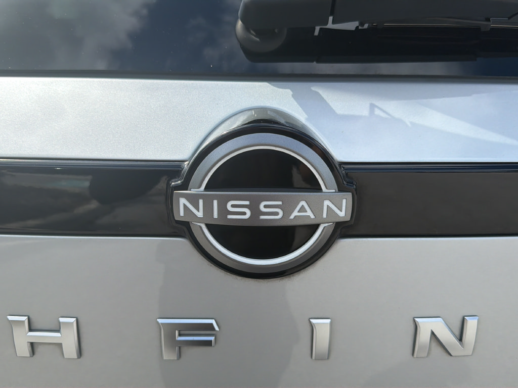 Certified 2025 Nissan Pathfinder SL FWD image 50