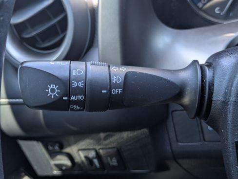 Used 2017 Toyota RAV4 Limited FWD image 17