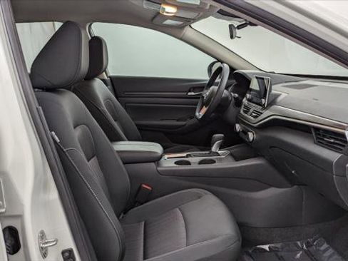 Used 2025 Nissan Altima 2.5 SV image 21