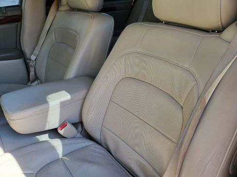 Used 2004 Cadillac De Ville DHS w/ Equipment Group image 18