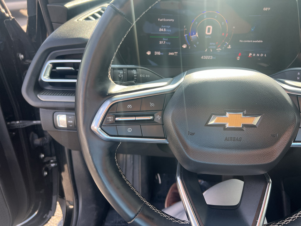 Used 2025 Chevrolet Traverse LT AWD/4WD image 13