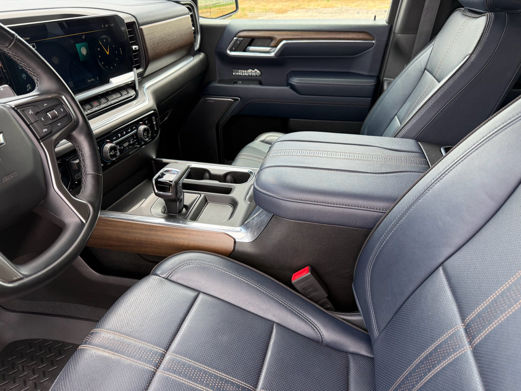 Used 2023 Chevrolet Silverado 1500 High Country w/ Technology Package AWD/4WD image 27