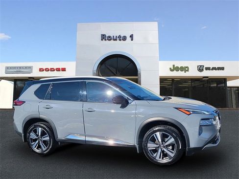 Used 2021 Nissan Rogue SL w/ Premium Package image 7