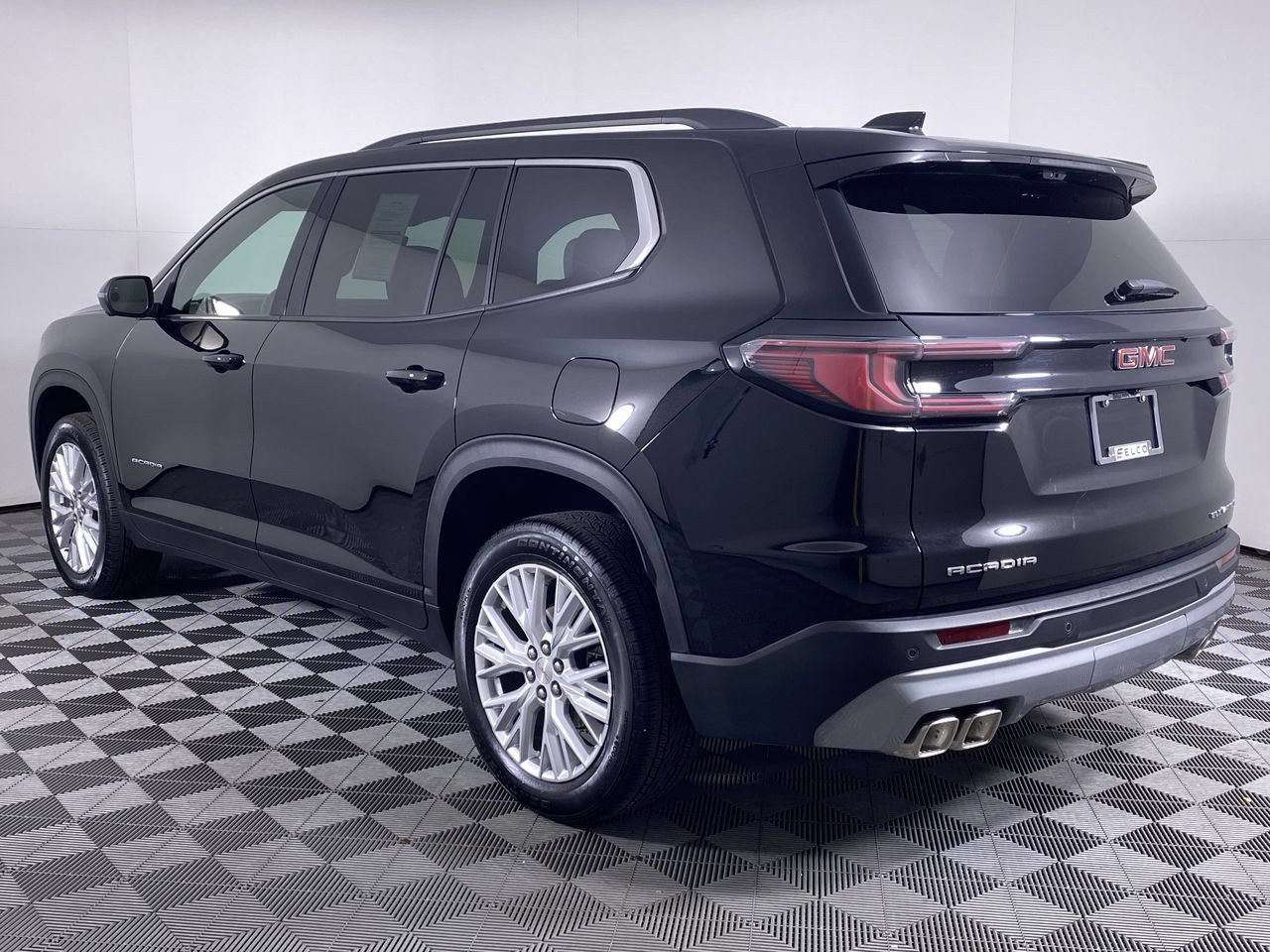Certified 2026 GMC Acadia Elevation w/ Elevation Premium Package FWD image 19