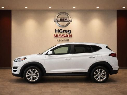 Used 2020 Hyundai Tucson SE w/ Cargo Package FWD image 3