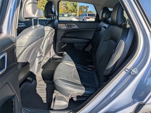 Used 2023 Kia Sportage EX image 29