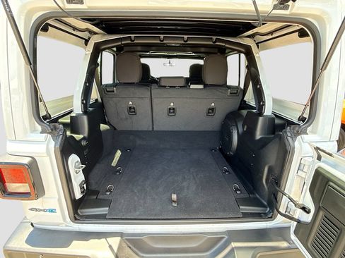 Used 2023 Jeep Wrangler Unlimited w/ Sun & Screen Package AWD/4WD image 31