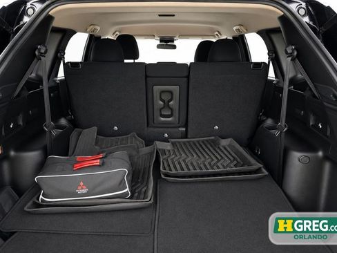 Used 2024 Mitsubishi Outlander ES FWD image 13