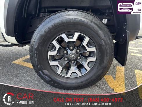 Used 2020 Toyota Tacoma TRD Off-Road image 12