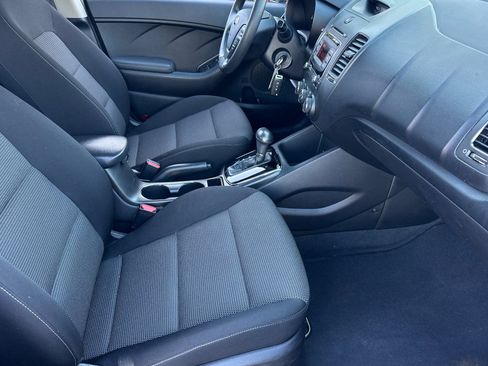 Used 2017 Kia Forte LX image 15