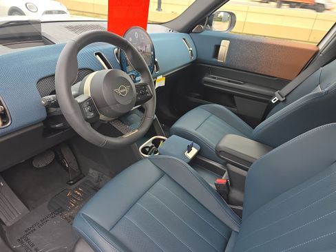 Certified 2025 MINI Cooper Countryman S w/ Comfort Package Max image 18