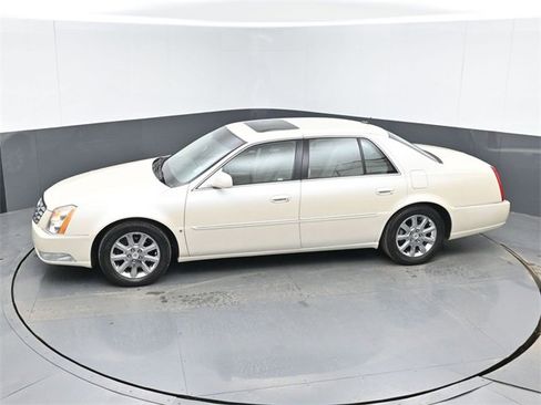 Used 2008 Cadillac DTS w/ Sun And Sound Package image 37