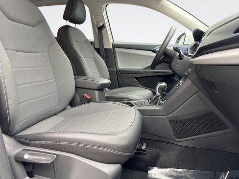 Used 2022 Volkswagen Taos SE image 17