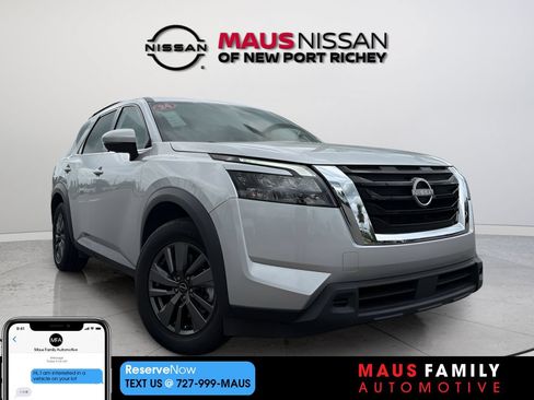 Used 2024 Nissan Pathfinder SV FWD image 1